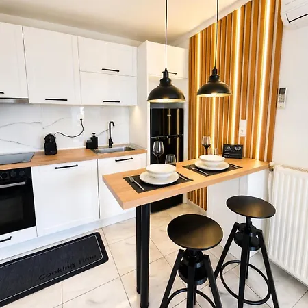 Luxury In * Dráma
